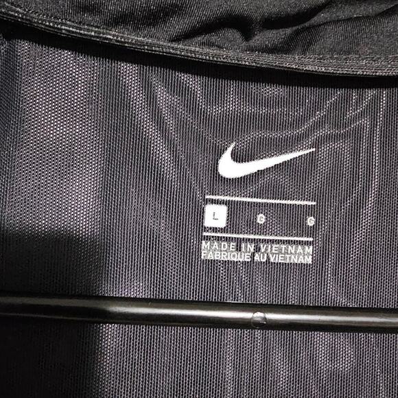 Nike - Picture 4 of 4